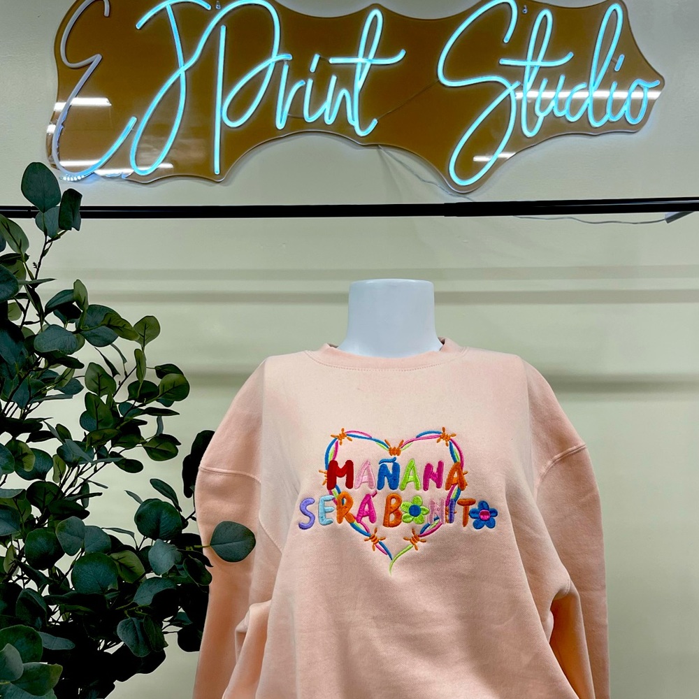 Karol G, mañana será bonito crewneck sweater